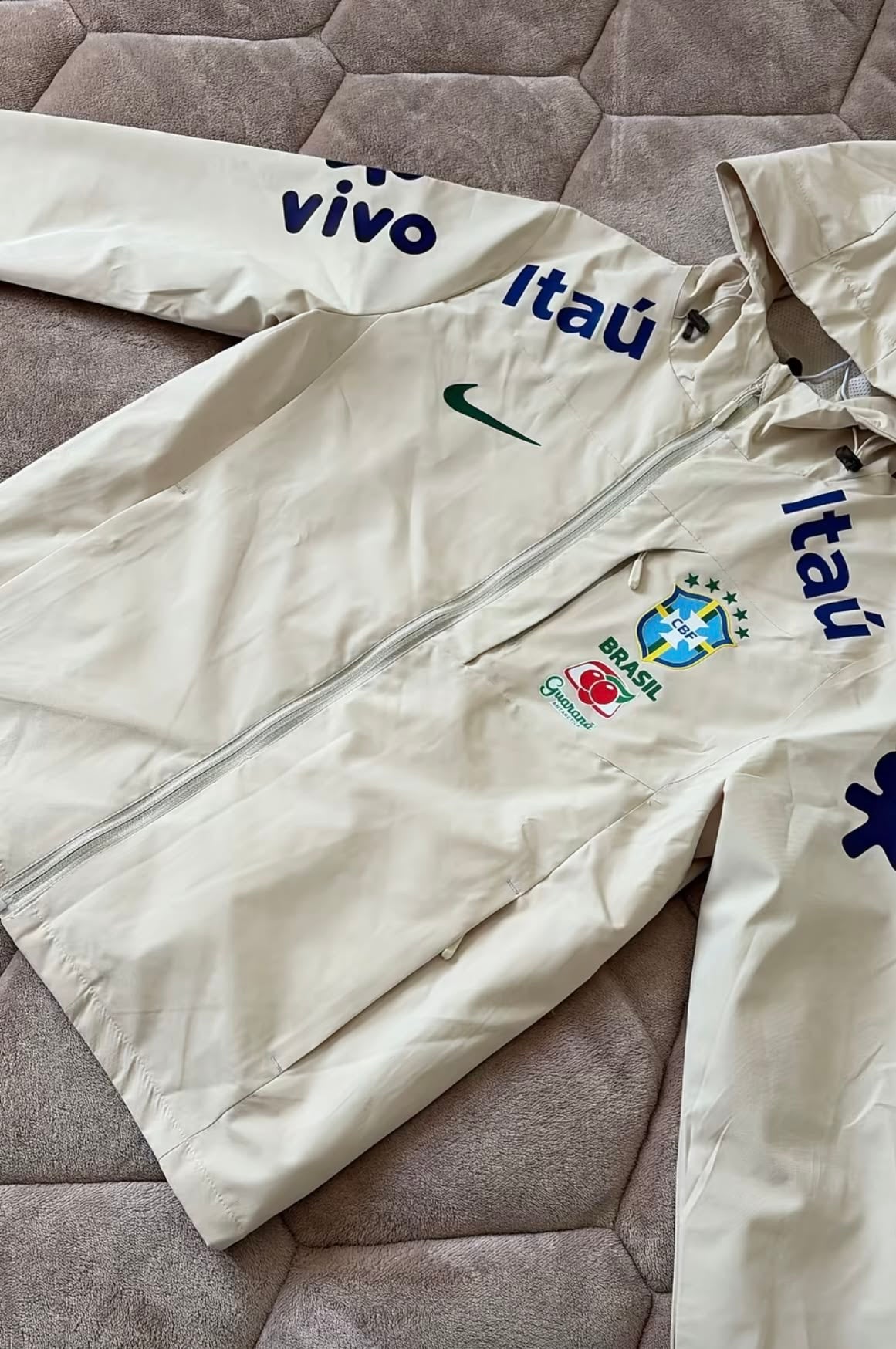 BRAZIL BEIGE WINDBREAKER