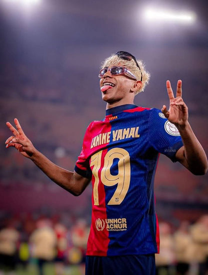 LAMINE YAMAL - BARCELONA JERSEY