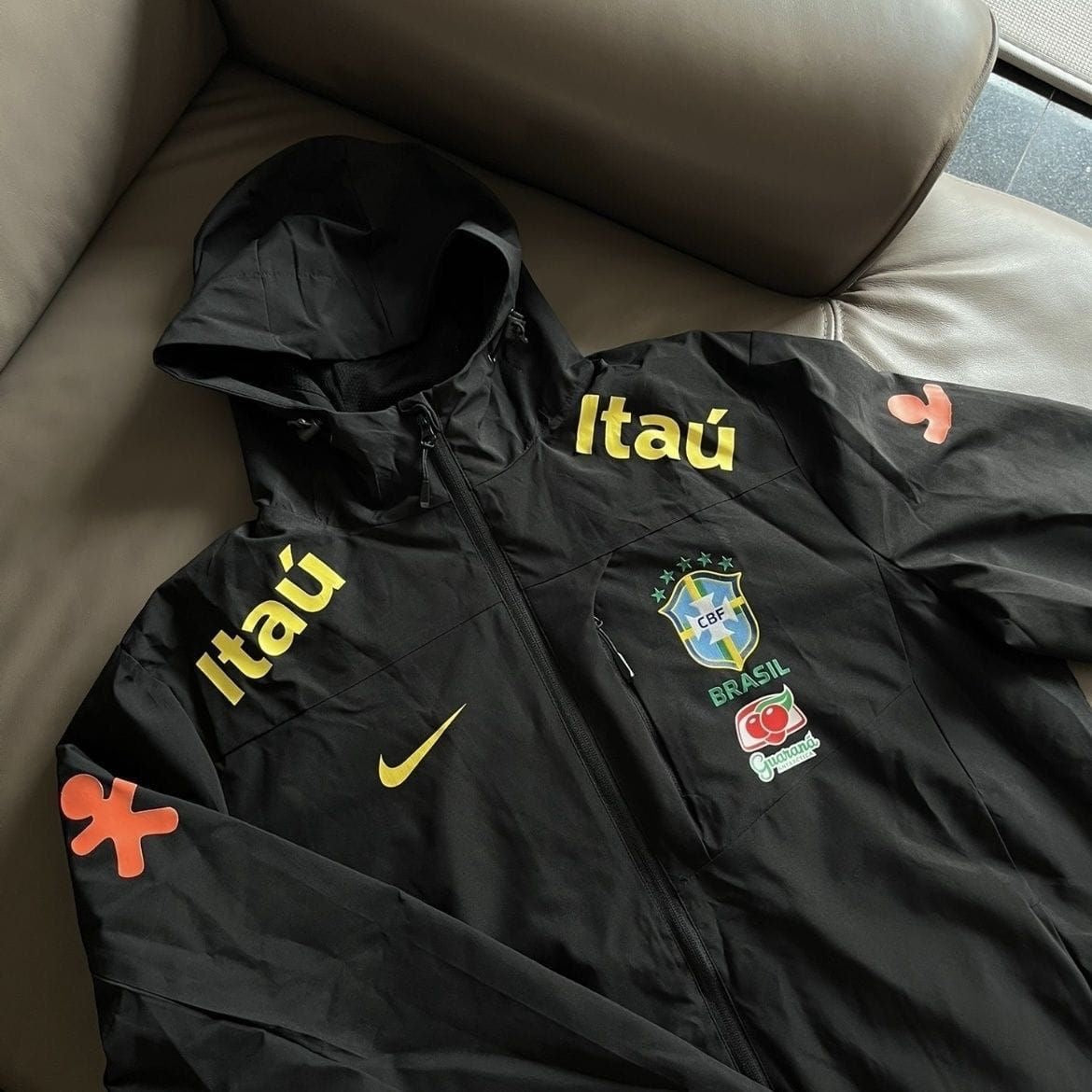 NEW BRAZIL BLACK WINDBREAKER