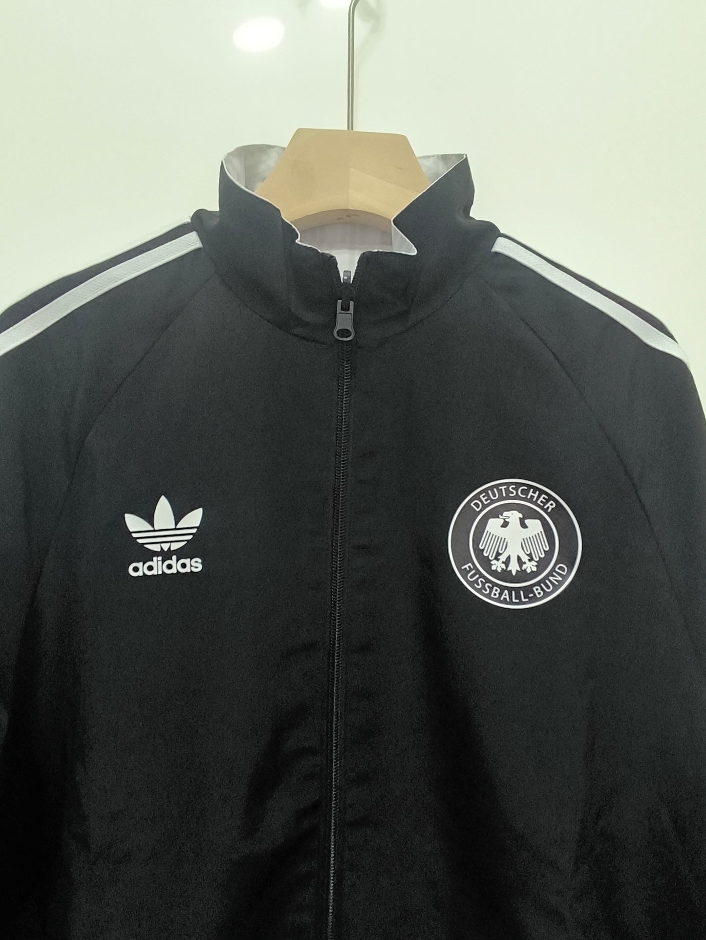 BLACK GERMANY WINDBREAKER