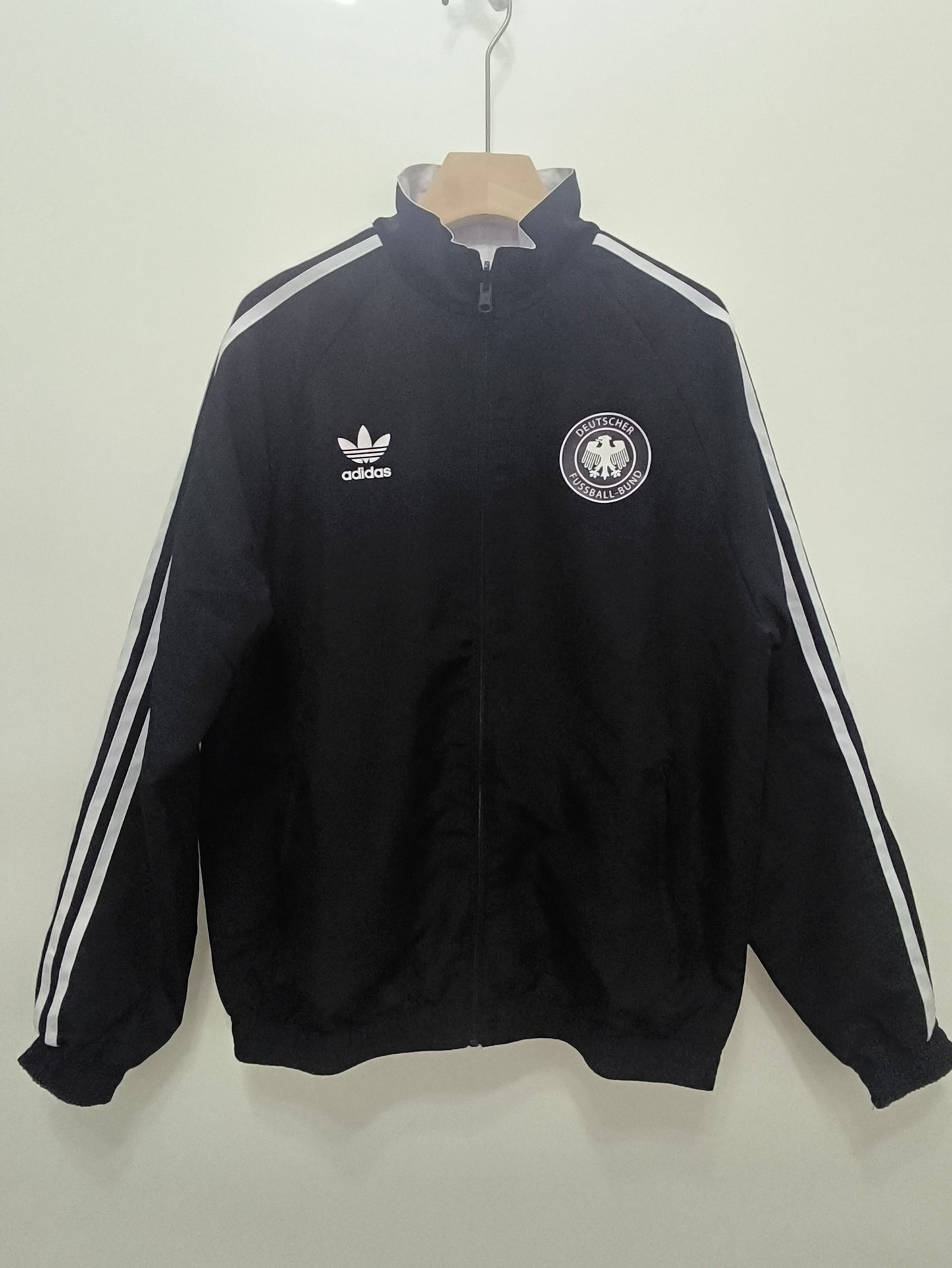 BLACK GERMANY WINDBREAKER